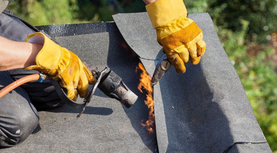 Professional gutter cleaning in Johnson Creek, WI